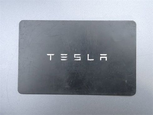 Used 2022 Tesla Model Y Performance image 31