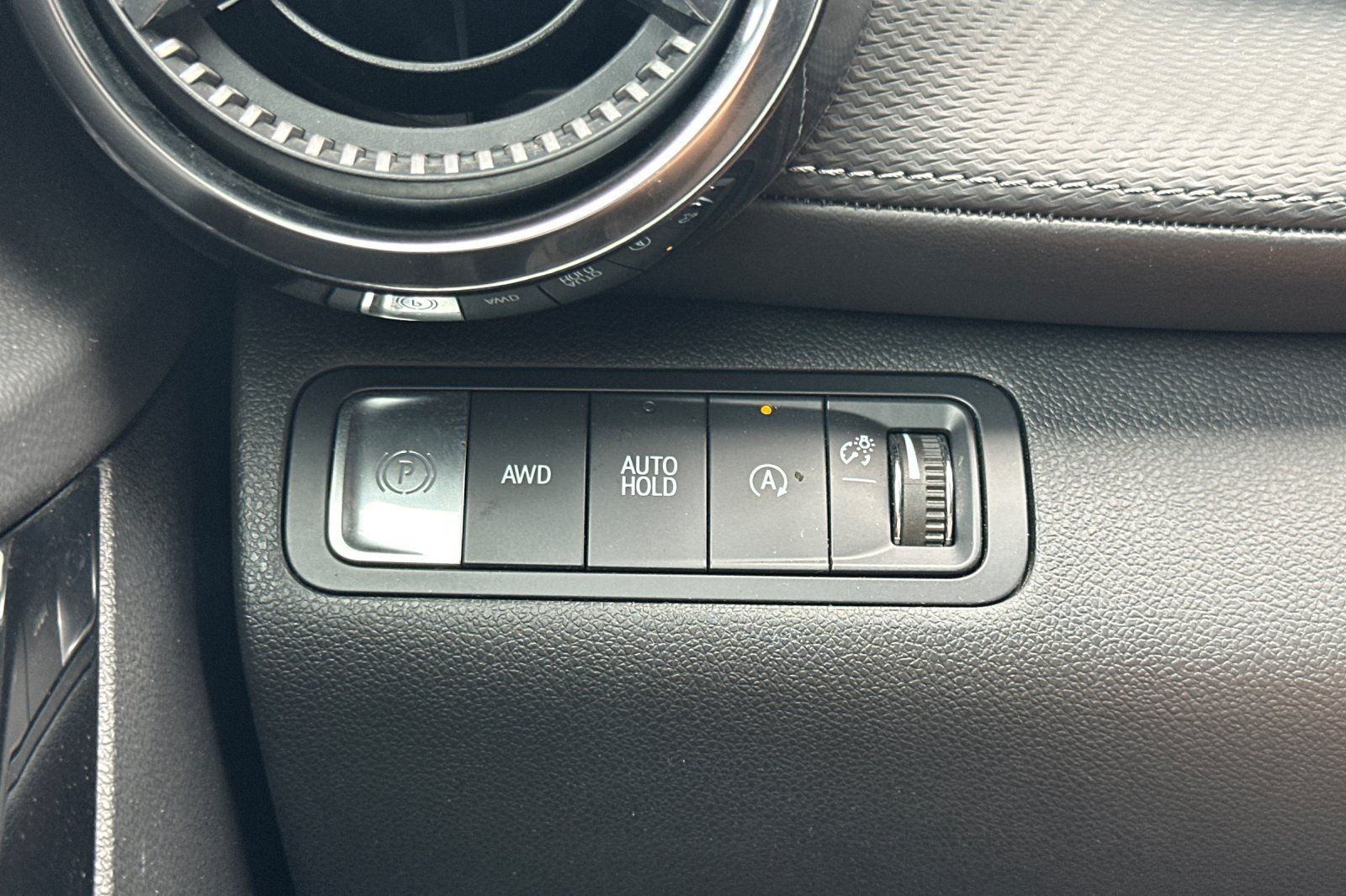 Used 2025 Chevrolet Equinox LT w/ Convenience Package II AWD/4WD image 39