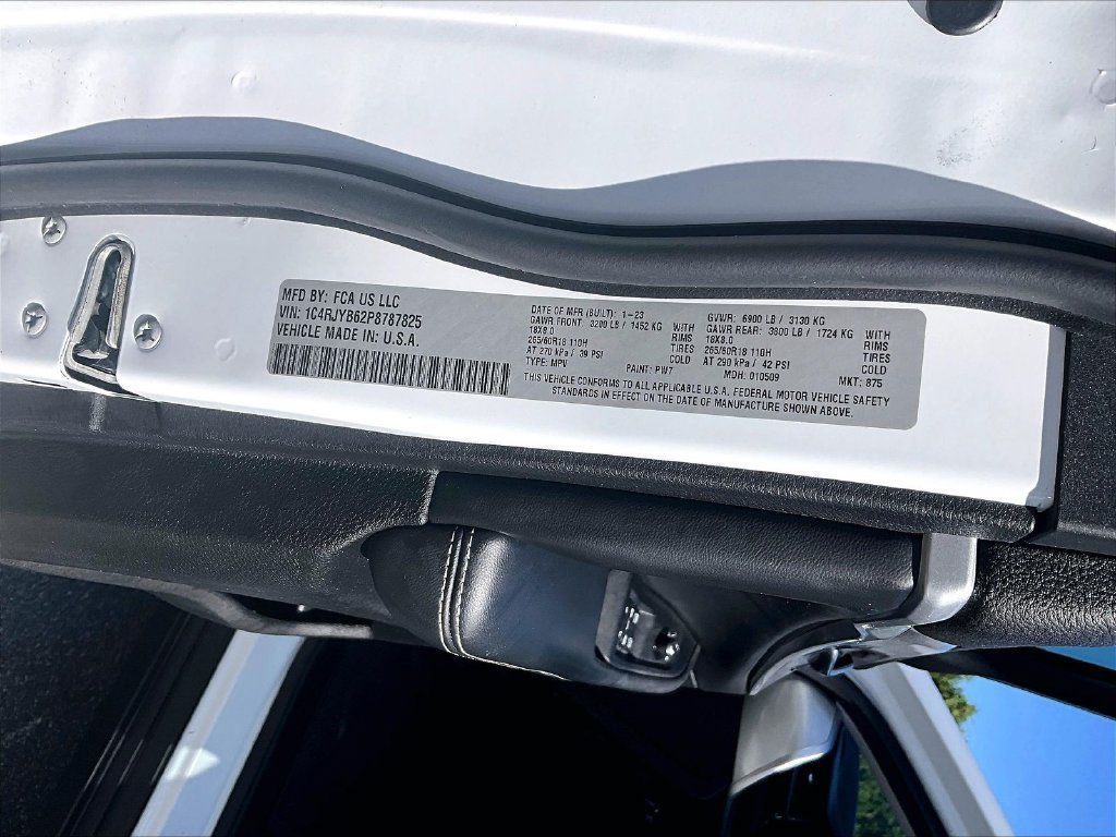 Used 2023 Jeep Grand Cherokee 4WD 4xe image 35
