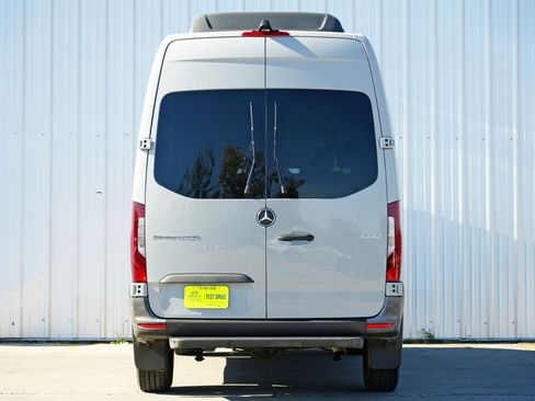 Used 2022 Mercedes-Benz Sprinter 1500 image 46