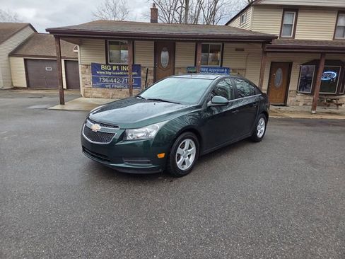 Used 2014 Chevrolet Cruze LT FWD image 2