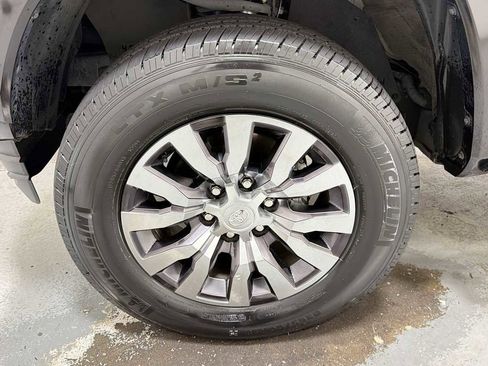 Certified 2023 Toyota Tacoma Limited AWD/4WD image 10