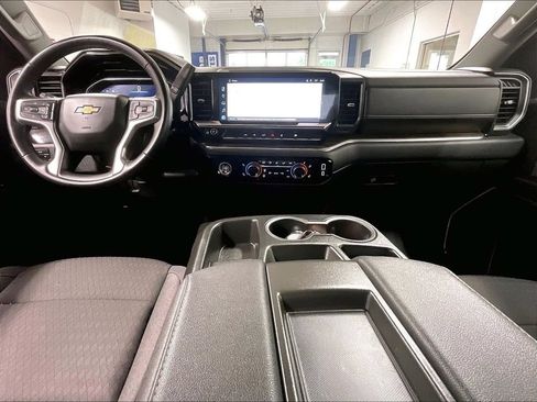Used 2024 Chevrolet Silverado 1500 LT AWD/4WD image 21