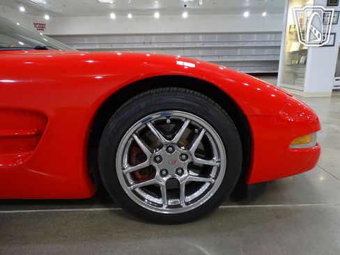 Used 2001 Chevrolet Corvette Convertible w/ Preferred Equipment Group2 image 33