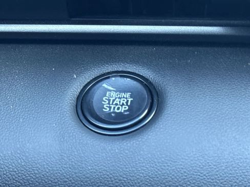 Used 2025 Hyundai Elantra Sport FWD image 16