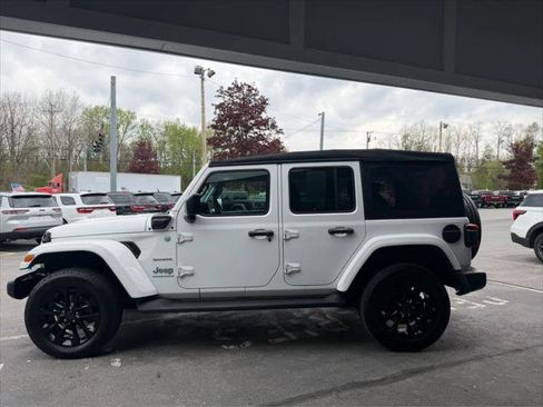 Certified 2024 Jeep Wrangler Unlimited Sahara AWD/4WD image 4
