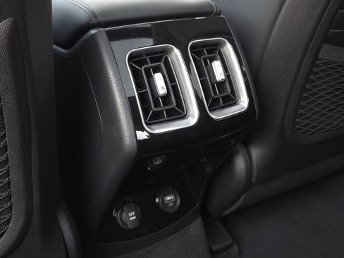 Used 2021 Kia Sorento SX image 33