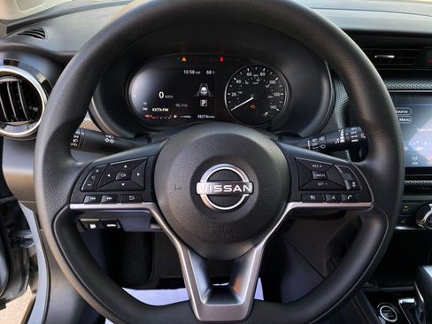 Used 2023 Nissan Kicks SV image 15