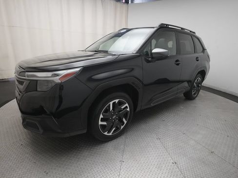 Used 2025 Subaru Forester Limited AWD/4WD image 1