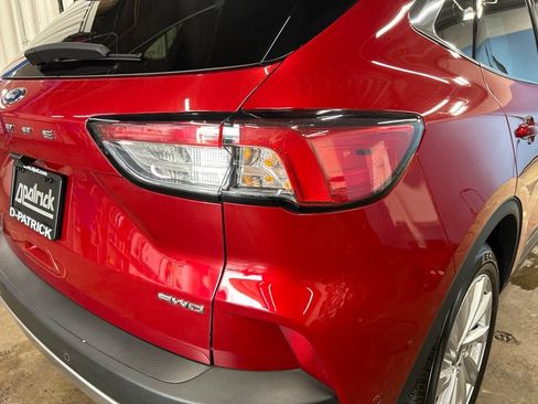 Used 2022 Ford Escape Titanium w/ Titanium Elite Package AWD/4WD image 12