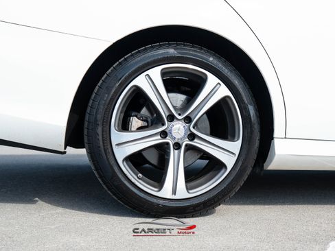 Used 2017 Mercedes-Benz E 300 4MATIC image 11