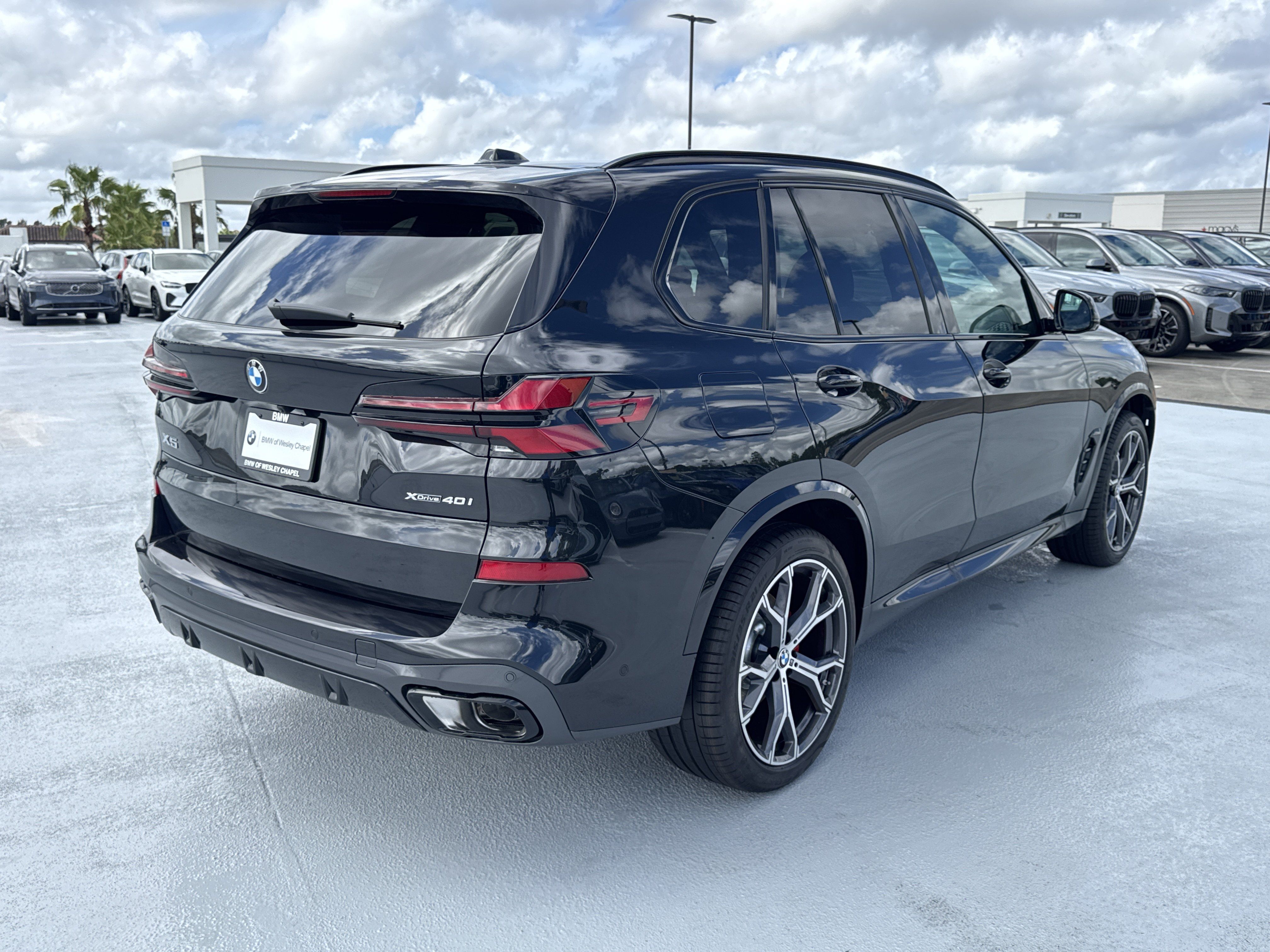 New 2026 BMW X5 xDrive40i w/ M Sport Package AWD/4WD image 7
