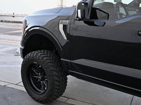 Used 2022 Ford F150 Platinum w/ FX4 Off-Road Package AWD/4WD image 31