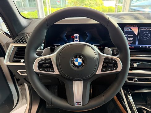 New 2027 BMW X7 xDrive40i w/ M Sport Package AWD/4WD image 9