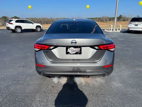 Used 2022 Nissan Sentra SV image 6