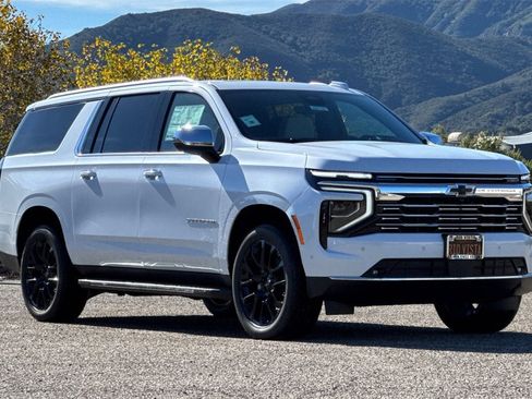 New 2026 Chevrolet Suburban Premier image 2