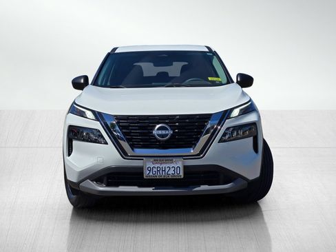 Used 2023 Nissan Rogue S AWD/4WD image 2