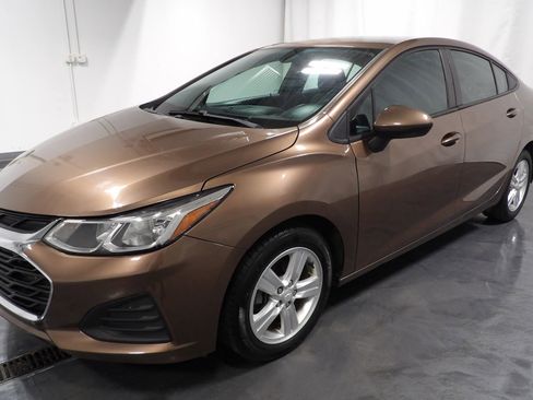 Used 2019 Chevrolet Cruze LS w/ LS Convenience Package image 3