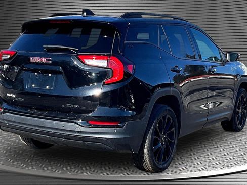 Used 2024 GMC Terrain SLT w/ Infotainment Package II image 6