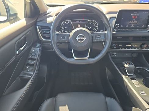 Certified 2023 Nissan Rogue SV w/ SV Premium B Package FWD image 14