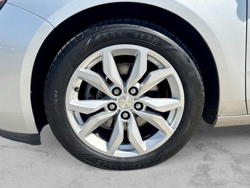 Used 2019 Chevrolet Impala LT w/ Sunroof and Spoiler Package FWD image 13