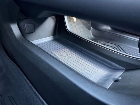 Used 2025 Chevrolet Equinox EV RS image 25