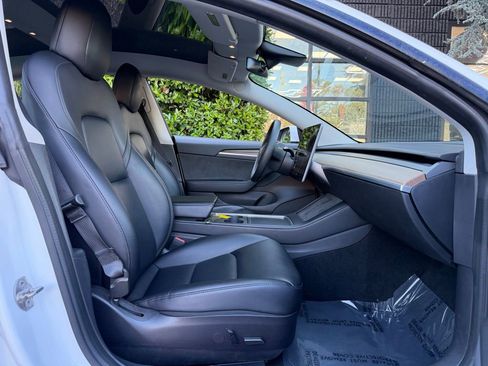 Used 2021 Tesla Model 3 Standard Range Plus RWD image 33