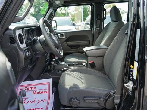 Used 2024 Jeep Gladiator Sport image 10