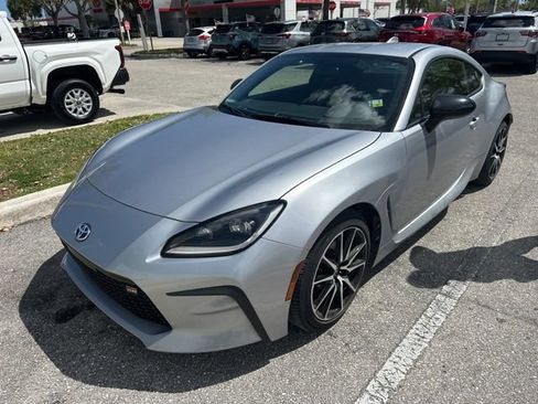 Certified 2022 Toyota GR86 image 5