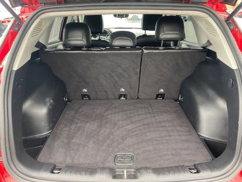 Used 2018 Jeep Compass Latitude w/ Cold Weather Group image 12