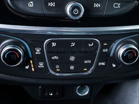 Certified 2019 Chevrolet Traverse LT w/ LT Premium Package image 23