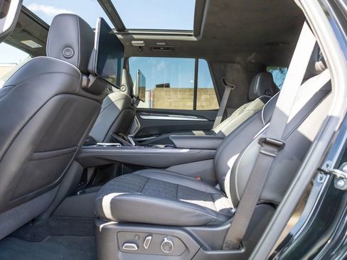 Used 2026 Cadillac Escalade V AWD/4WD image 68