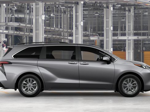 New 2026 Toyota Sienna XLE FWD image 12