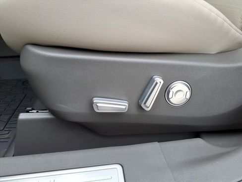 New 2025 Lincoln Nautilus Reserve w/ Jet Appearance Package image 17