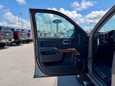 Used 2017 Chevrolet Silverado 1500 High Country AWD/4WD image 12