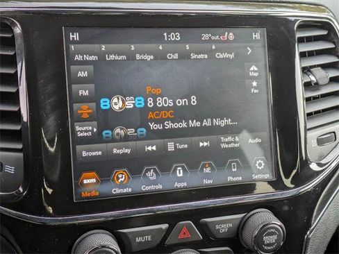 Certified 2022 Jeep Grand Cherokee Limited image 23