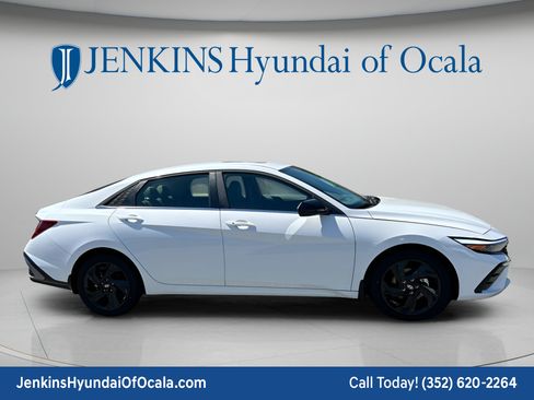 New 2026 Hyundai Elantra SEL Sport Premium FWD image 2