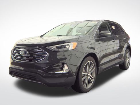 Used 2023 Ford Edge Titanium w/ Class II Trailer Tow Package image 1