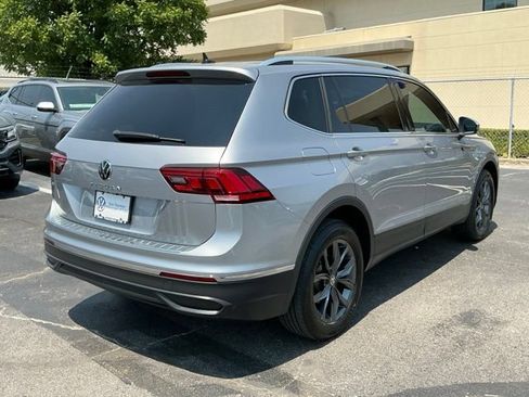 Certified 2023 Volkswagen Tiguan SE FWD image 3