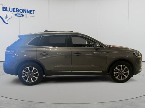 Used 2021 Lincoln Nautilus FWD w/ Equipment Group 101A image 4