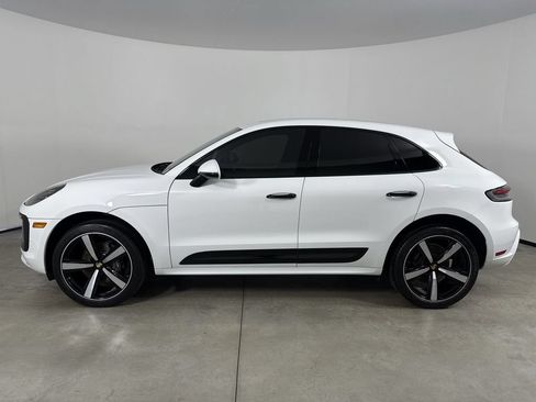 Certified 2024 Porsche Macan w/ Premium Plus Package AWD/4WD image 2