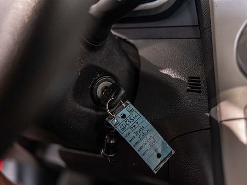 Used 2009 Toyota Matrix FWD image 23