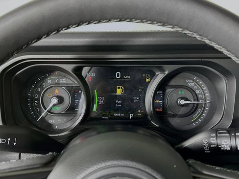 Used 2025 Jeep Wrangler Unlimited Rubicon 4xe w/ Convenience Group image 18