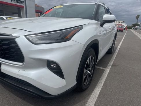 Used 2023 Toyota Highlander XLE image 9