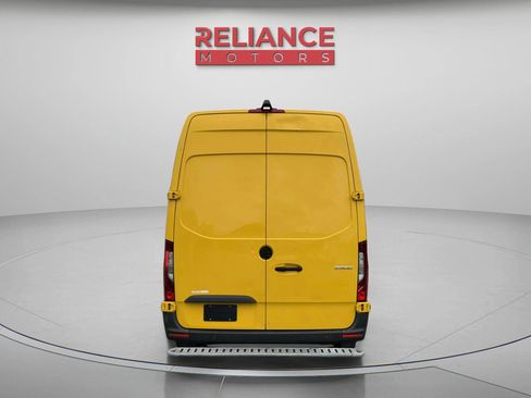 Used 2021 Mercedes-Benz Sprinter 2500 image 5