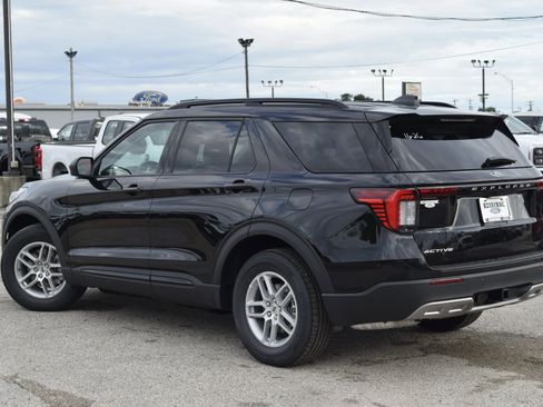 New 2026 Ford Explorer Active image 4