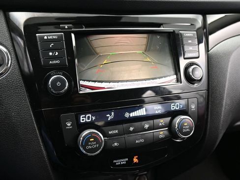 Used 2022 Nissan Rogue Sport SV FWD image 15