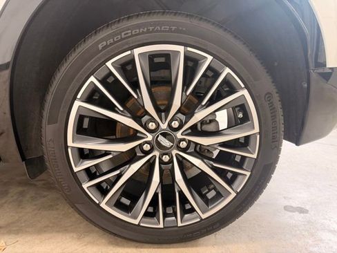 Used 2025 Cadillac XT4 Sport AWD/4WD image 17