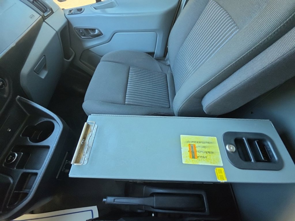 Used 2016 Ford Transit 250 130 Medium Roof RWD image 21