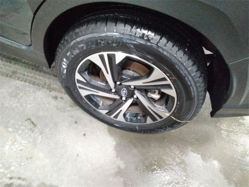 Used 2024 Subaru Crosstrek 2.0i Premium image 17